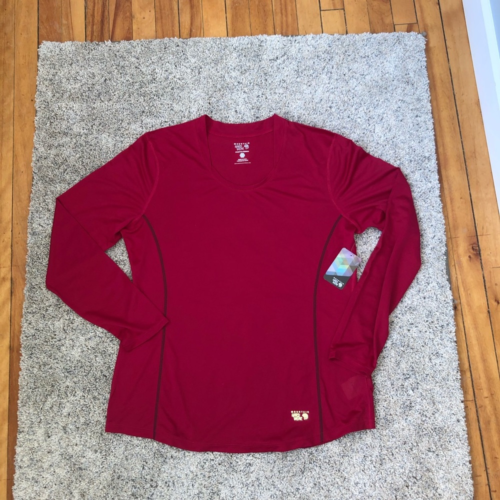 Mountain hardware Woman’s XL!! New With tags!!